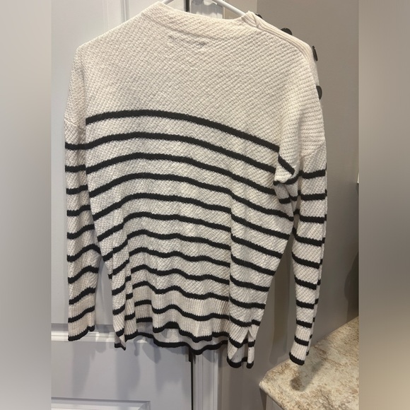 Women’s Loft Sweater Striped small - Picture 4 of 11